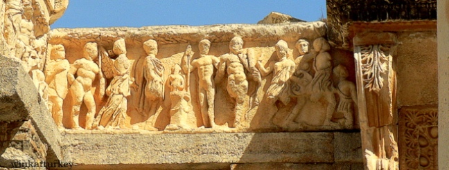 Detalle del templo de Adriano
